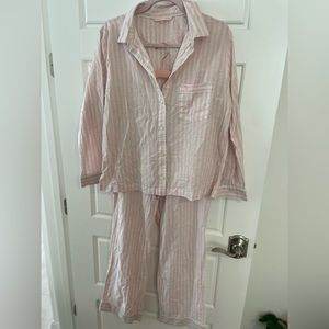 Victoria’s Secret pajama set. Size Small matching short included !